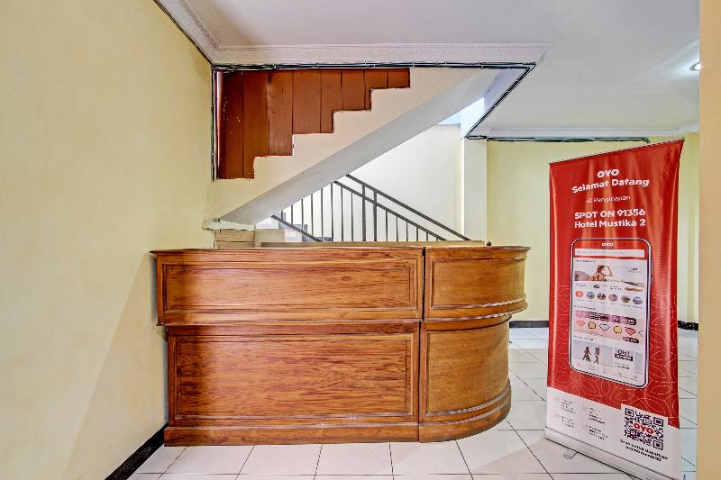 Spot On 91356 Hotel Mustika 2 - Lobi
