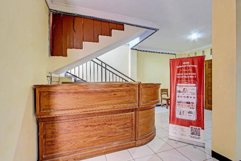 Spot On 91356 Hotel Mustika 2 - Lobi