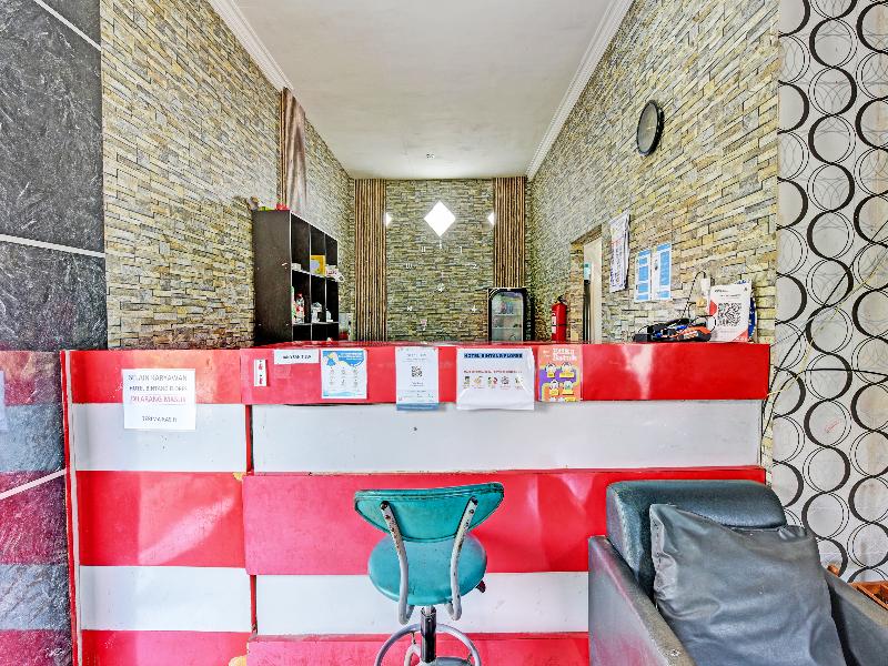 Spot On 91376 Hotel Bintang Flores - Lobi