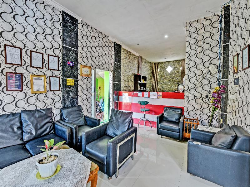 Spot On 91376 Hotel Bintang Flores - Lobi
