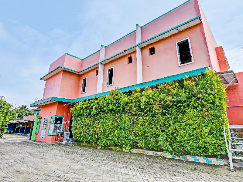Spot On 91376 Hotel Bintang Flores - Genel