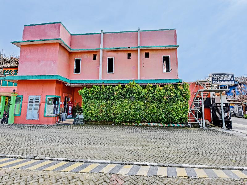 Spot On 91376 Hotel Bintang Flores - Genel