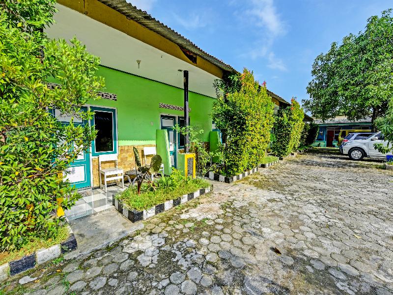 Spot On 91376 Hotel Bintang Flores - Genel