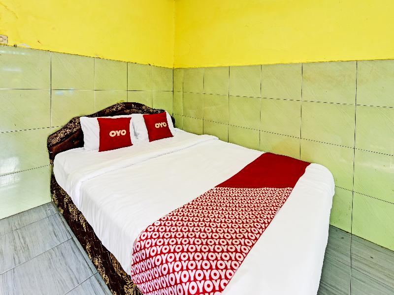 Spot On 91376 Hotel Bintang Flores - Oda