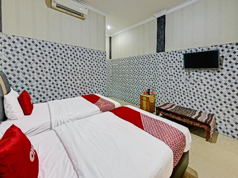Spot On 91376 Hotel Bintang Flores - Oda