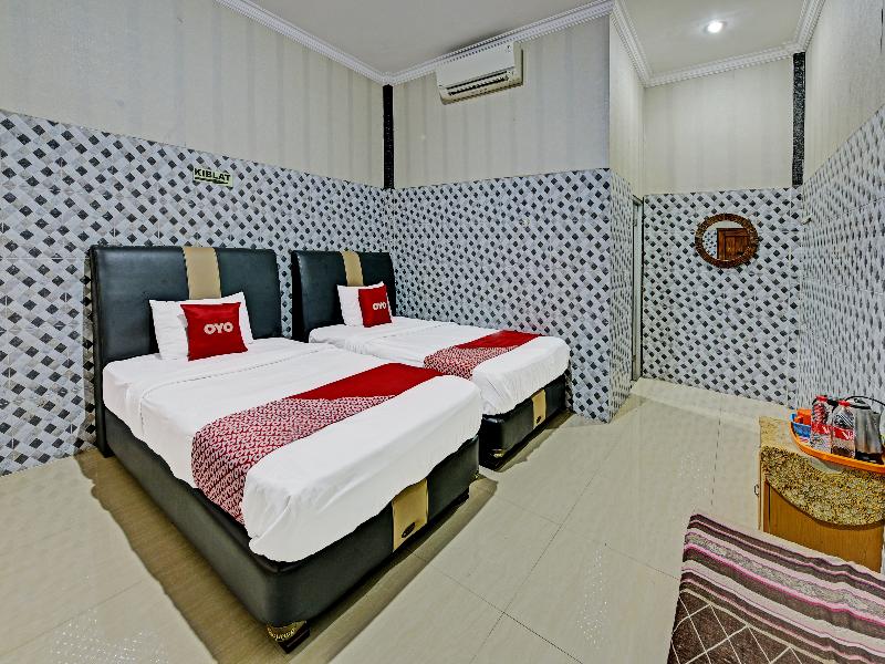 Spot On 91376 Hotel Bintang Flores - Oda