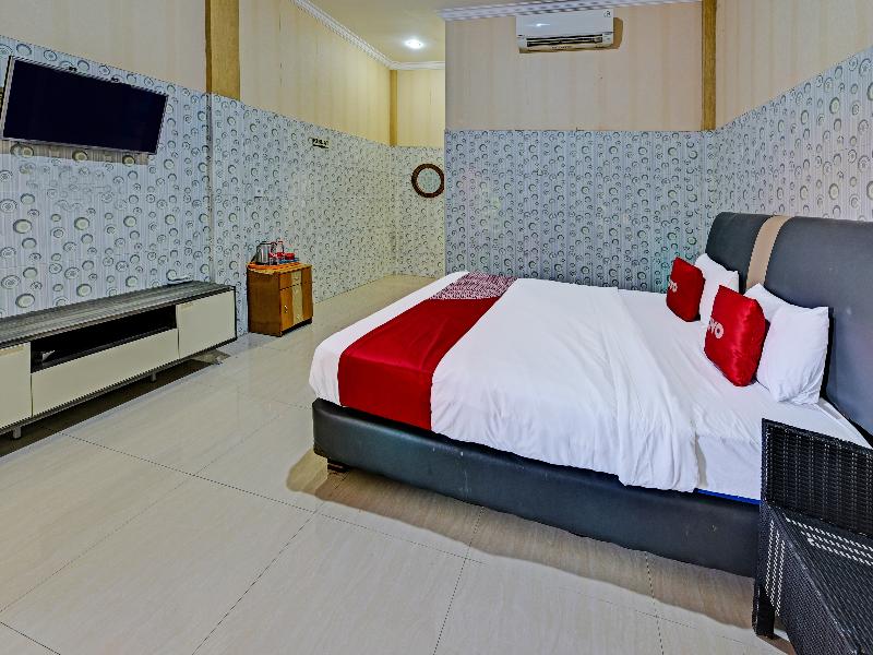 Spot On 91376 Hotel Bintang Flores - Oda