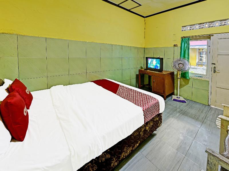 Spot On 91376 Hotel Bintang Flores - Oda