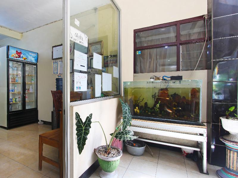 Spot On 91563 Hotel Meilias - Lobi