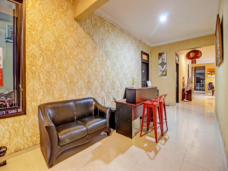 Collection O 91666 Meyli Guesthouse - Lobi