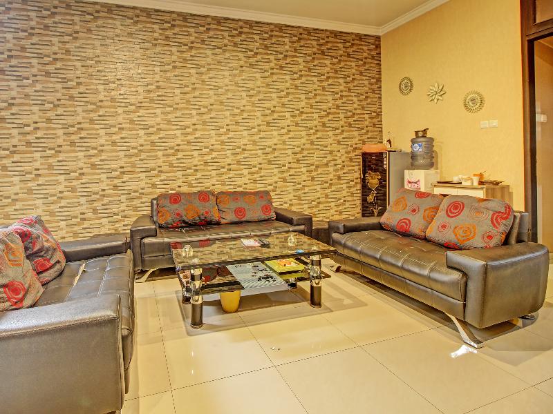 Collection O 91666 Meyli Guesthouse - Lobi