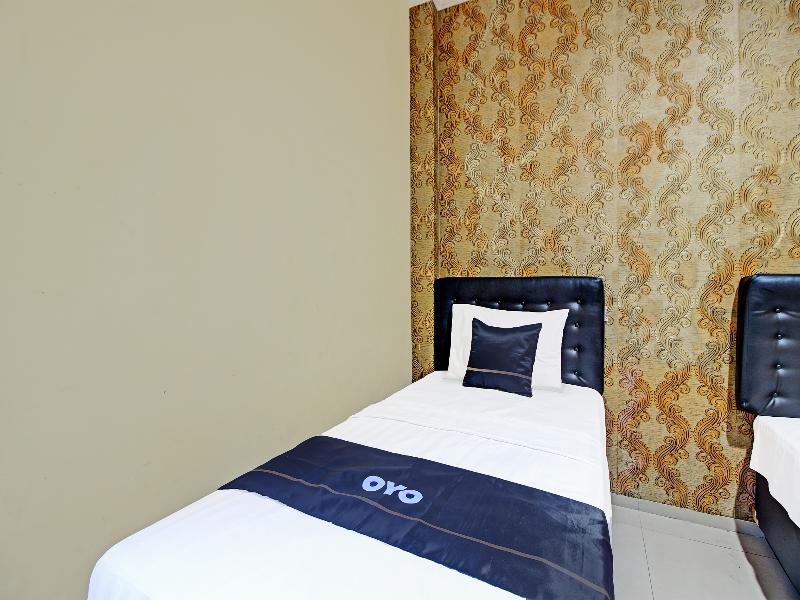 Collection O 91666 Meyli Guesthouse - Oda