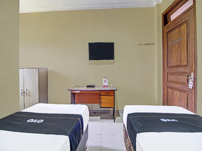 Collection O 91666 Meyli Guesthouse - Oda