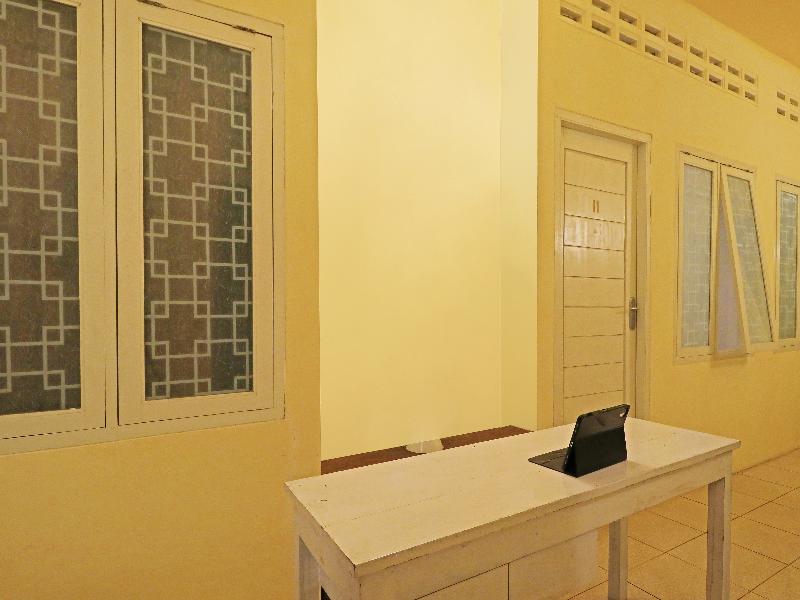 Spot On 91504 De Vila Ungu Syariah - Lobi