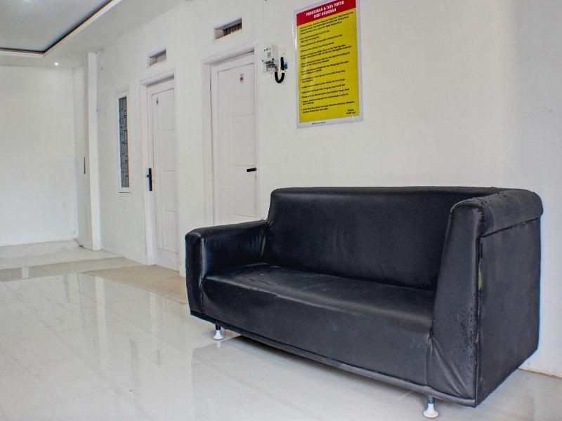 Spot On 91504 De Vila Ungu Syariah - Lobi