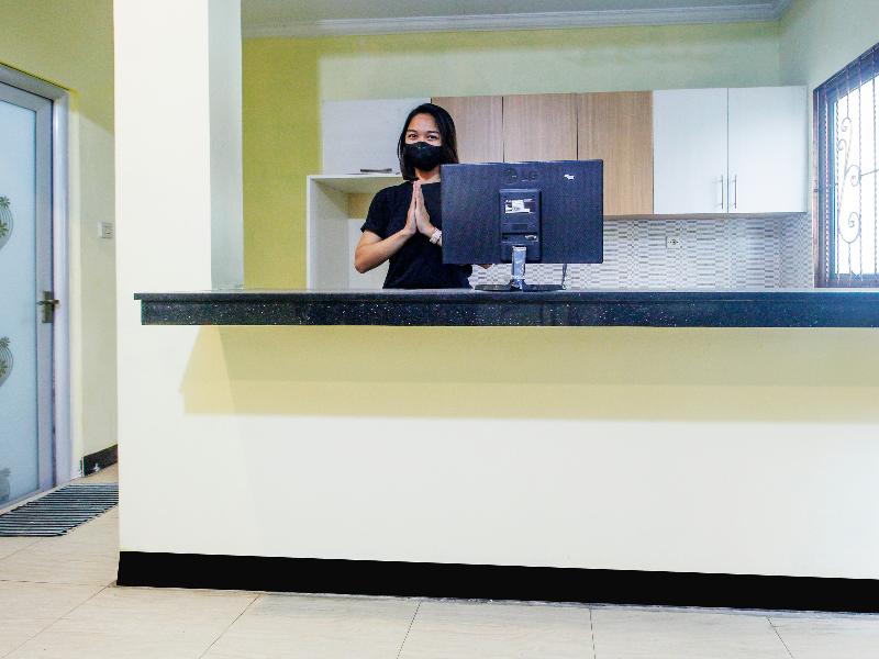 SPOT ON 91606 Nadin Guest House Syariah - Genel