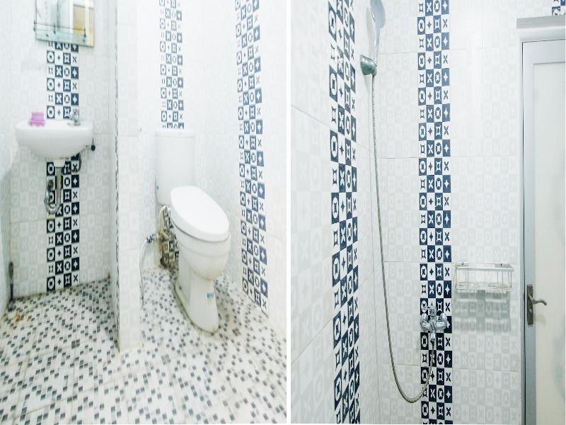 SPOT ON 91606 Nadin Guest House Syariah - Oda
