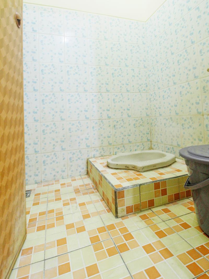 SPOT ON 91606 Nadin Guest House Syariah - Oda