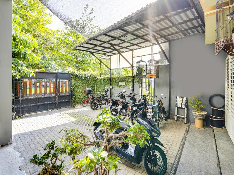 Spot On 91745 Rumah Kost Gresik Syariah - Genel