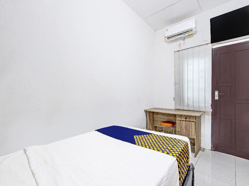 Spot On 91521 Mayong Guesthouse - Oda