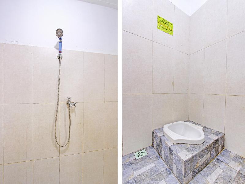 Spot On 91521 Mayong Guesthouse - Oda