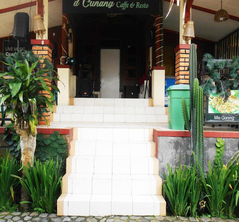 Cunang Hill Hotel & Resort by ZUZU - Genel
