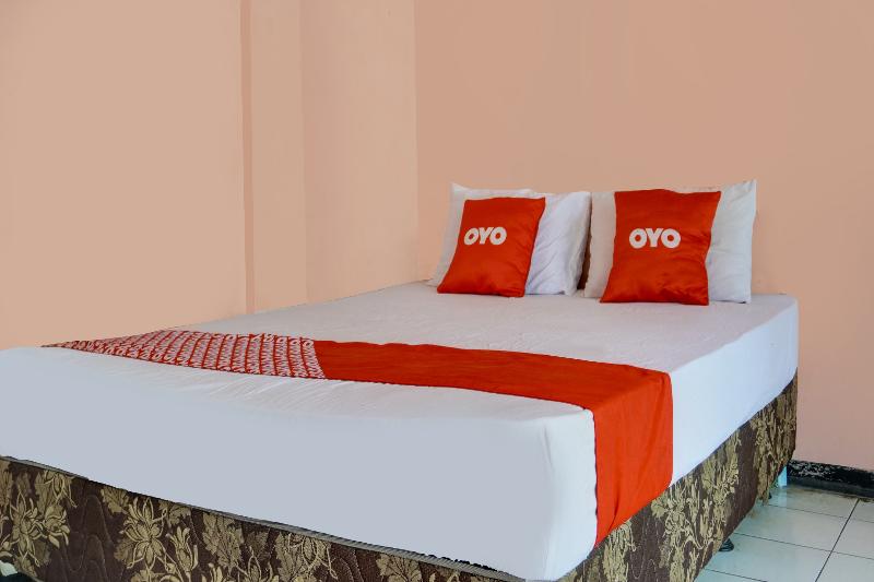 Spot On 91797 Mutiara Guest House - Oda