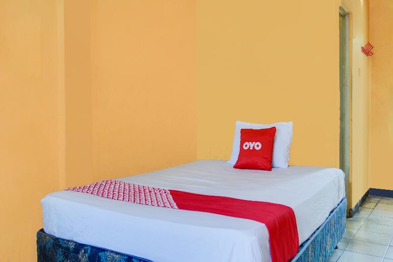 Spot On 91797 Mutiara Guest House - Oda
