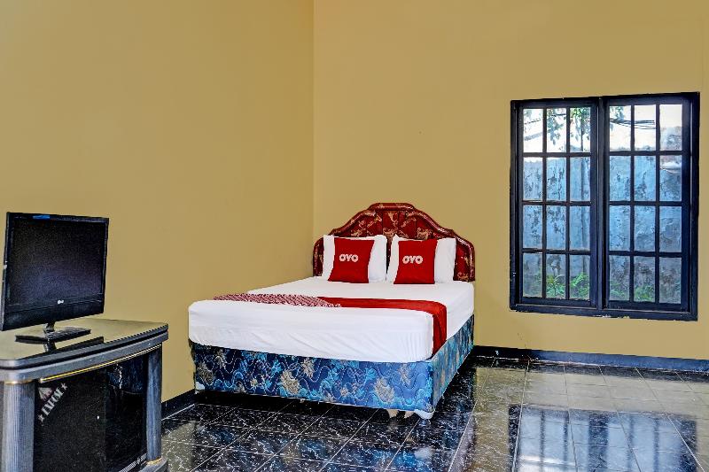 Oyo 91798 Hotel Grand Mutiara - Oda