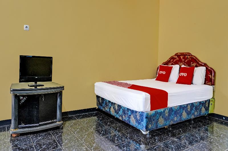 Oyo 91798 Hotel Grand Mutiara - Oda