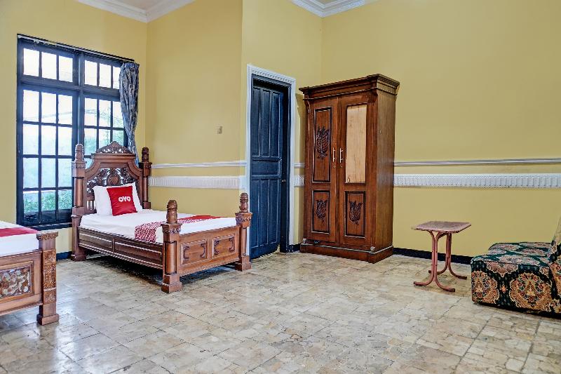 Oyo 91798 Hotel Grand Mutiara - Oda