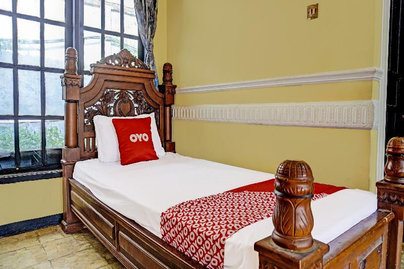 Oyo 91798 Hotel Grand Mutiara - Oda