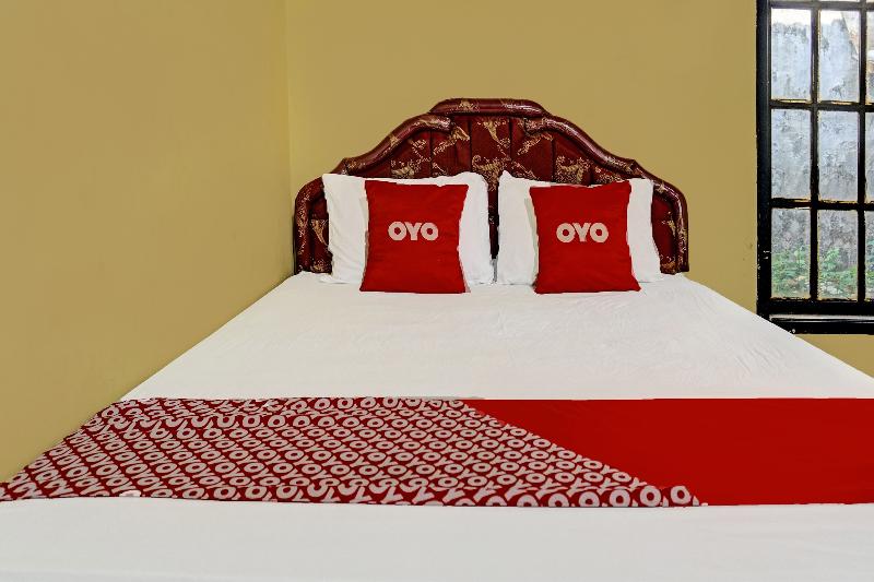 Oyo 91798 Hotel Grand Mutiara - Oda