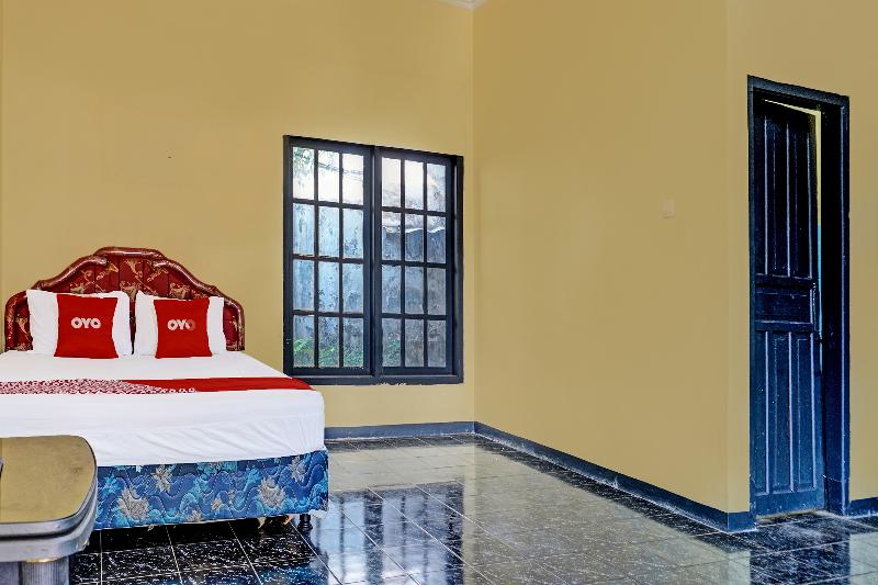 Oyo 91798 Hotel Grand Mutiara - Oda