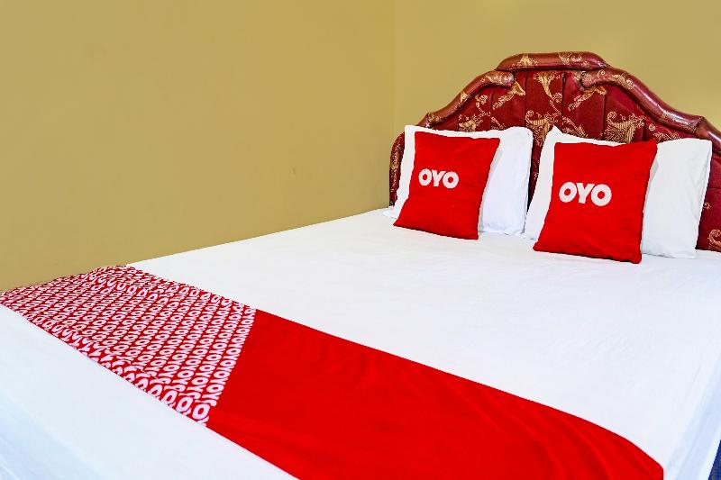 Oyo 91798 Hotel Grand Mutiara - Oda