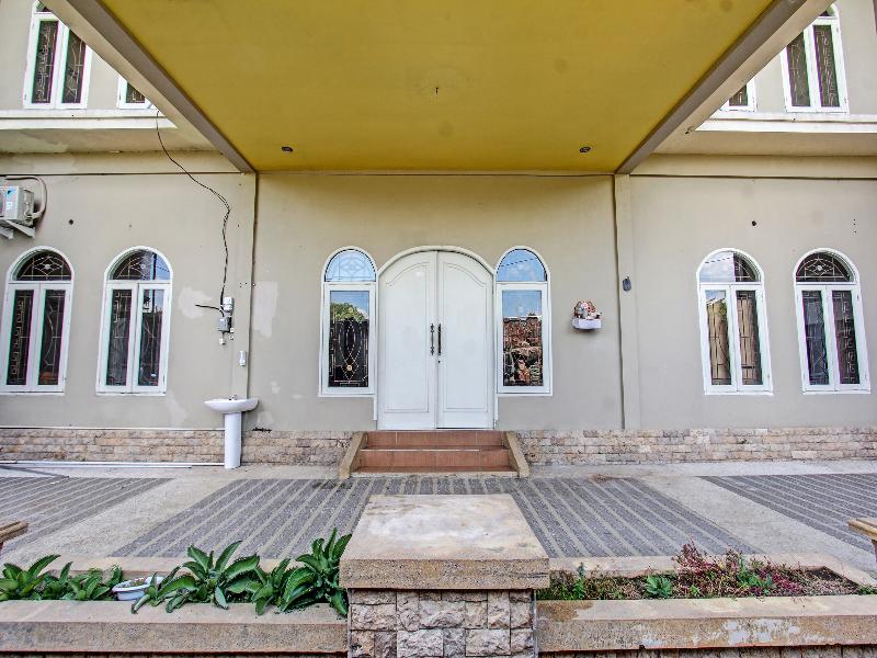 Oyo 91739 Ayu Bypass Mansion - Genel