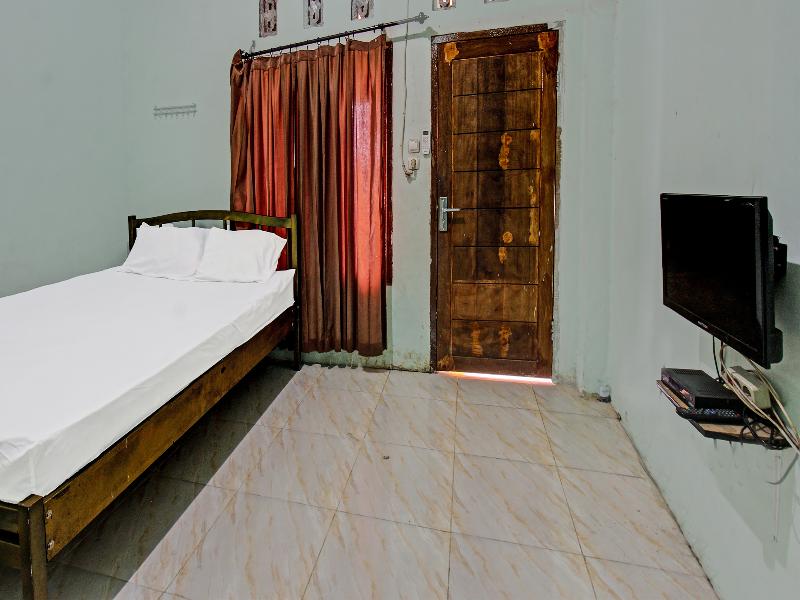 Spot On 91771 Homestay Bang Haji - Oda