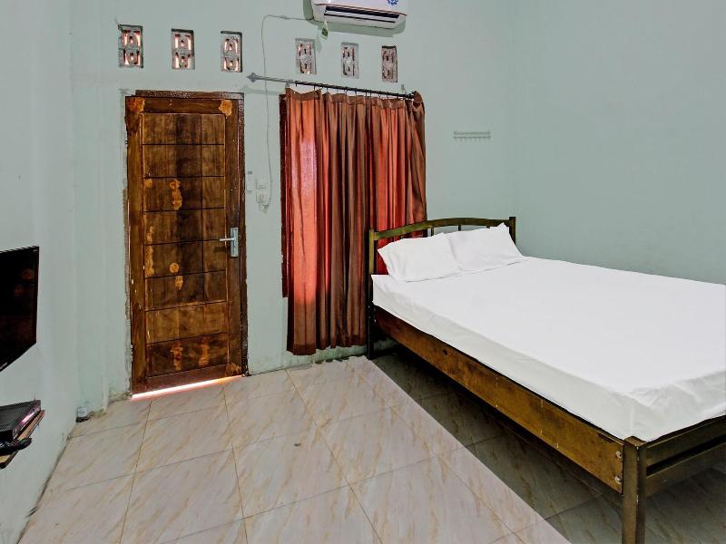Spot On 91771 Homestay Bang Haji - Oda