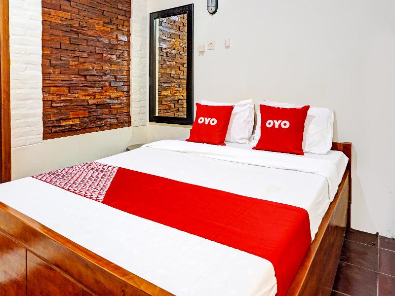 Oyo 91502 Kost Bu Lilies Syariah - Oda
