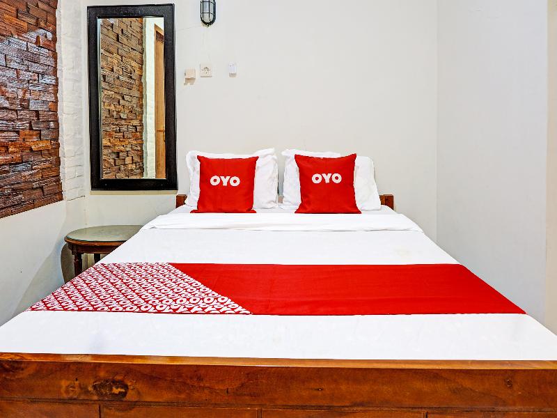 Oyo 91502 Kost Bu Lilies Syariah - Oda