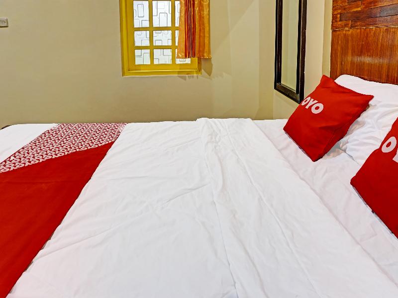 Oyo 91502 Kost Bu Lilies Syariah - Oda