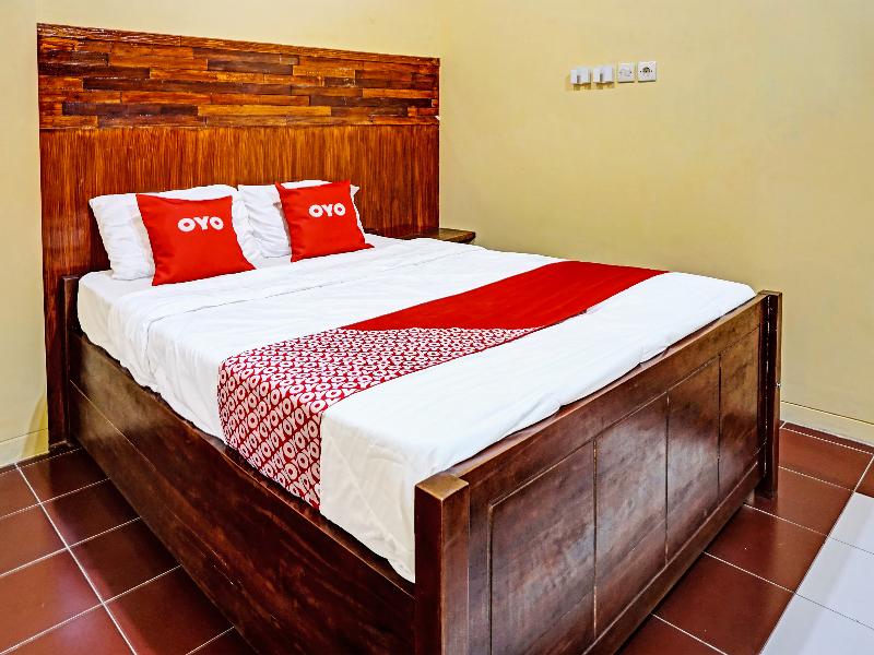 Oyo 91502 Kost Bu Lilies Syariah - Oda