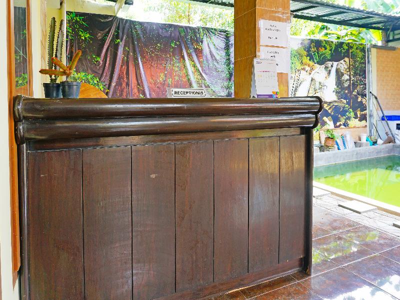 Oyo 91568 Trisna Srabah Resort Homestay & Resto - Lobi