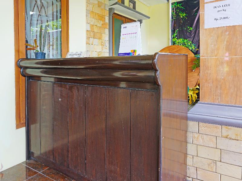 Oyo 91568 Trisna Srabah Resort Homestay & Resto - Lobi