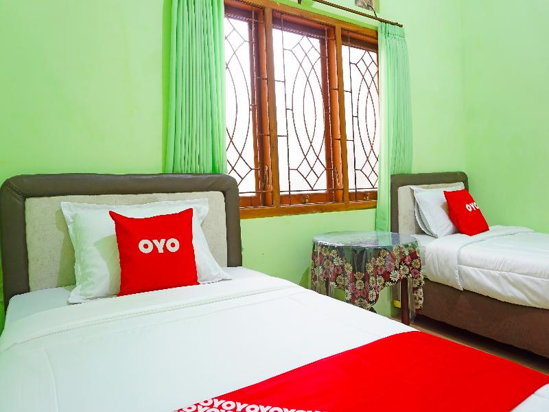 Oyo 91568 Trisna Srabah Resort Homestay & Resto - Oda