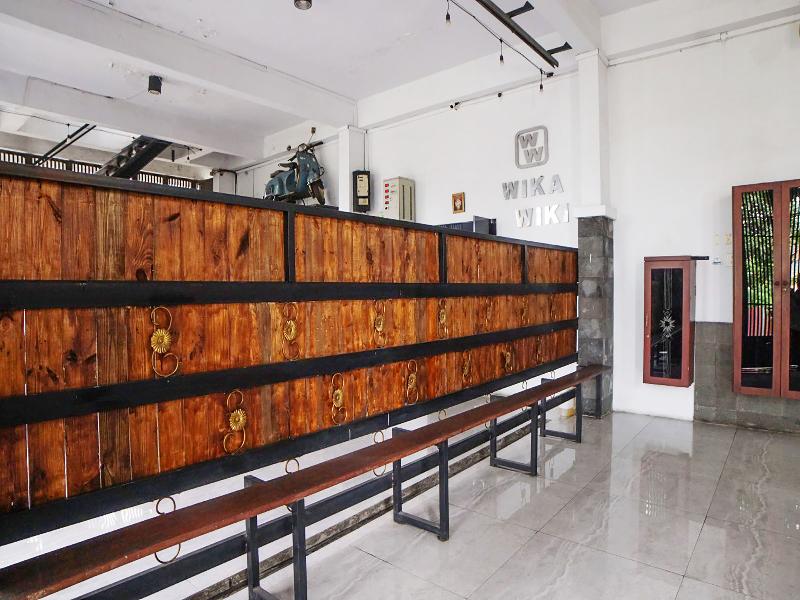 Super OYO 91627 Wika Wiki Homestay - Lobi