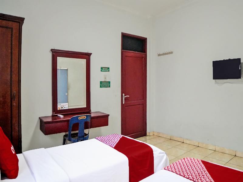 Oyo 91706 Hotel Serena Anggrek - Oda