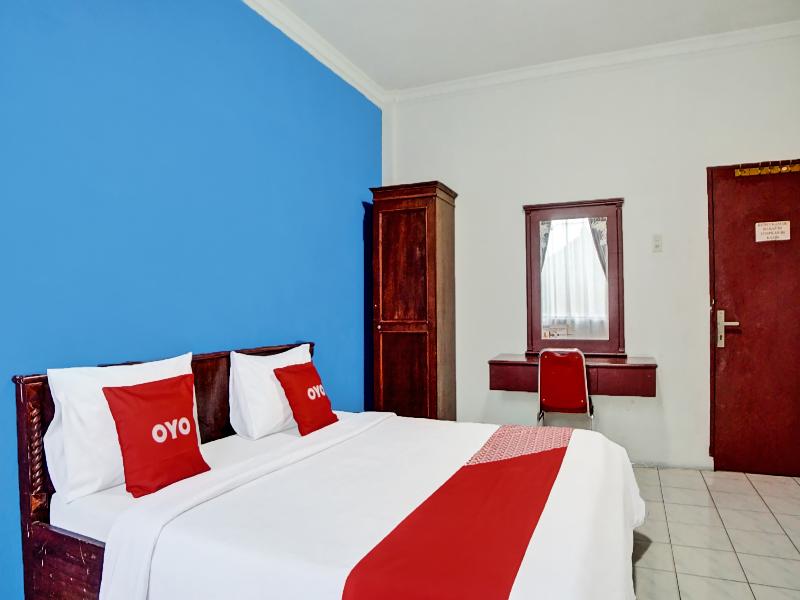 Oyo 91706 Hotel Serena Anggrek - Oda