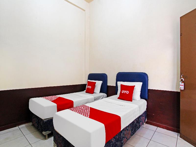 Oyo 91354 Hotel Mutiara - Oda
