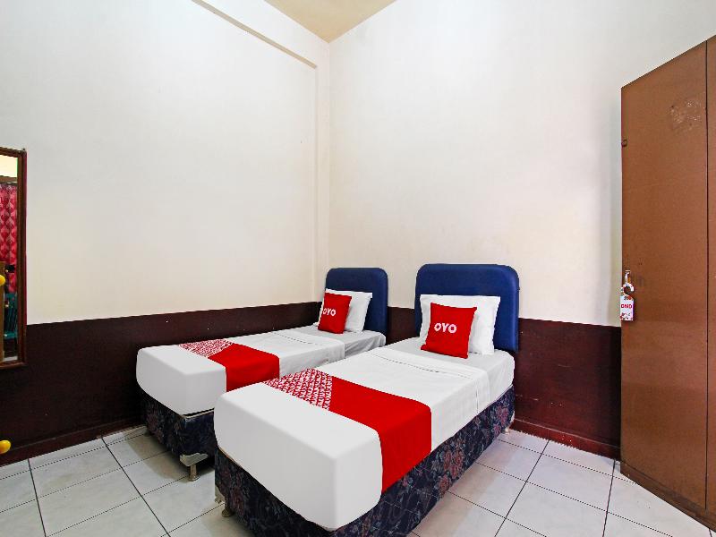 Oyo 91354 Hotel Mutiara - Oda